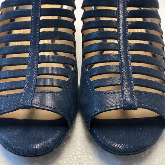 Sandals - Picture 9 of 9